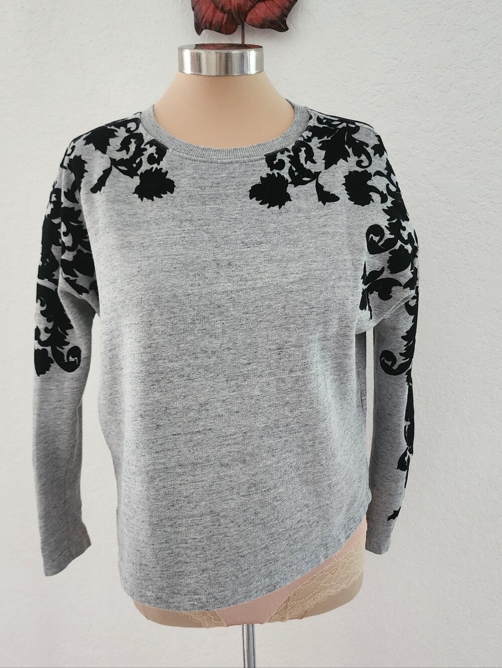 ZARA W/B COLLECTION | Women's Gray Crewneck Top with Black Floral Velvet